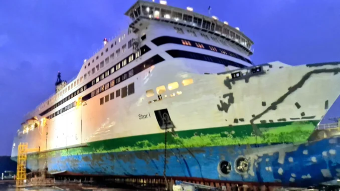 Tallink’s Star I was painted in challenging conditions